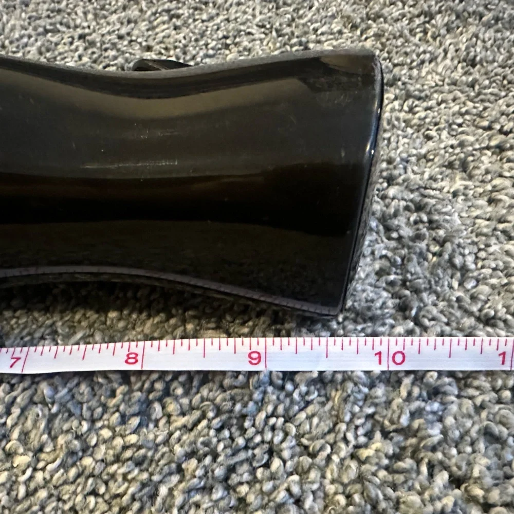 N/A sleek black